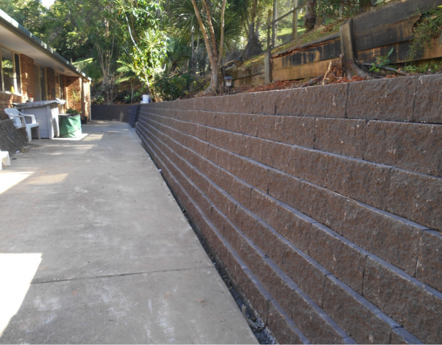 Concrete Retaining Wall Installation in Currumbin Valley, Gold Coast