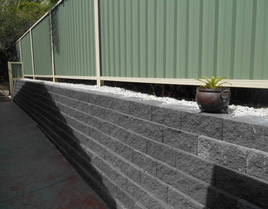 Concrete Retaining Wall and Colorbond Fence Installation in Labrador, Gold Coast