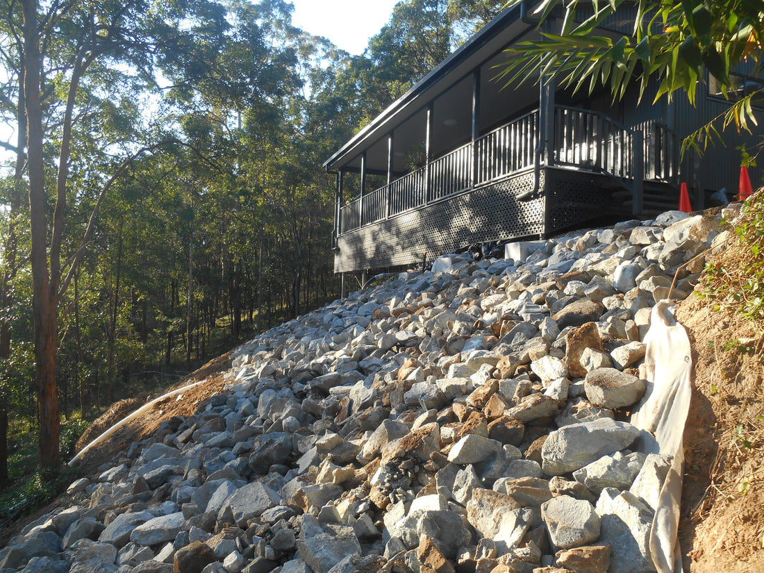 Retaining Wall Gold Coast – Rock Armour Stabilization in Tallai