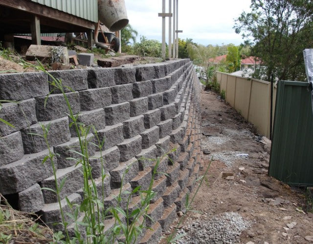 The Benefits and Longevity of Diamond Block Retaining Walls for Your Landscape